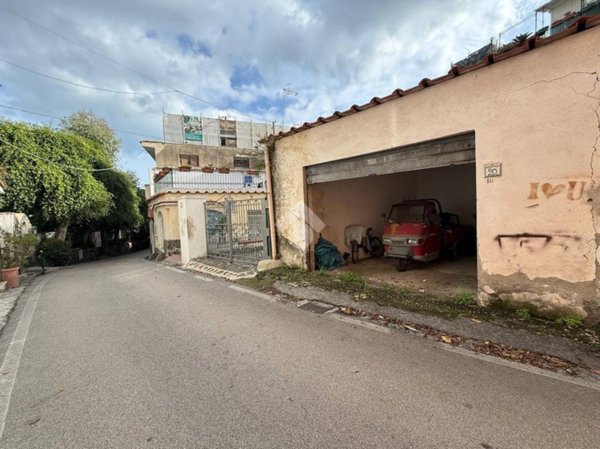 negozio in vendita ad Ischia