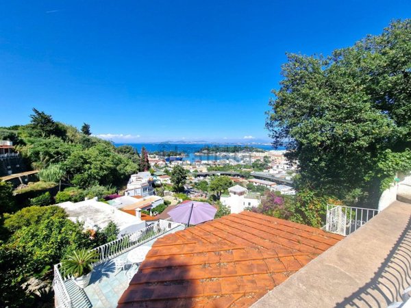 casa indipendente in vendita ad Ischia