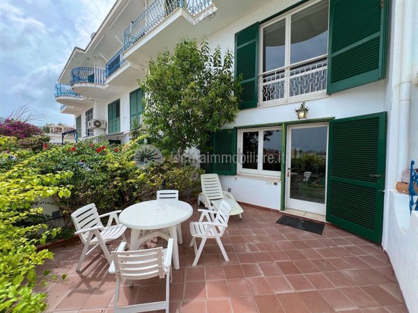 casa indipendente in vendita ad Ischia