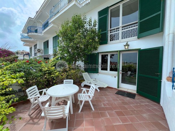 casa indipendente in vendita ad Ischia