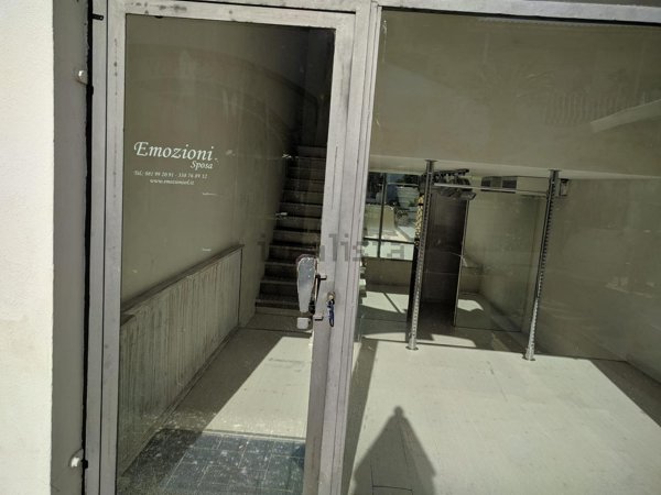 locale commerciale in vendita ad Ischia