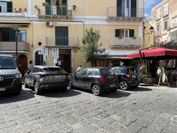negozio in vendita ad Ischia