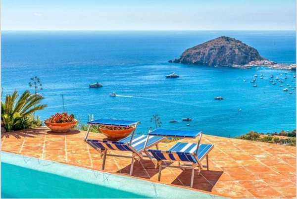 casa indipendente in vendita ad Ischia