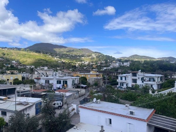 casa indipendente in vendita ad Ischia