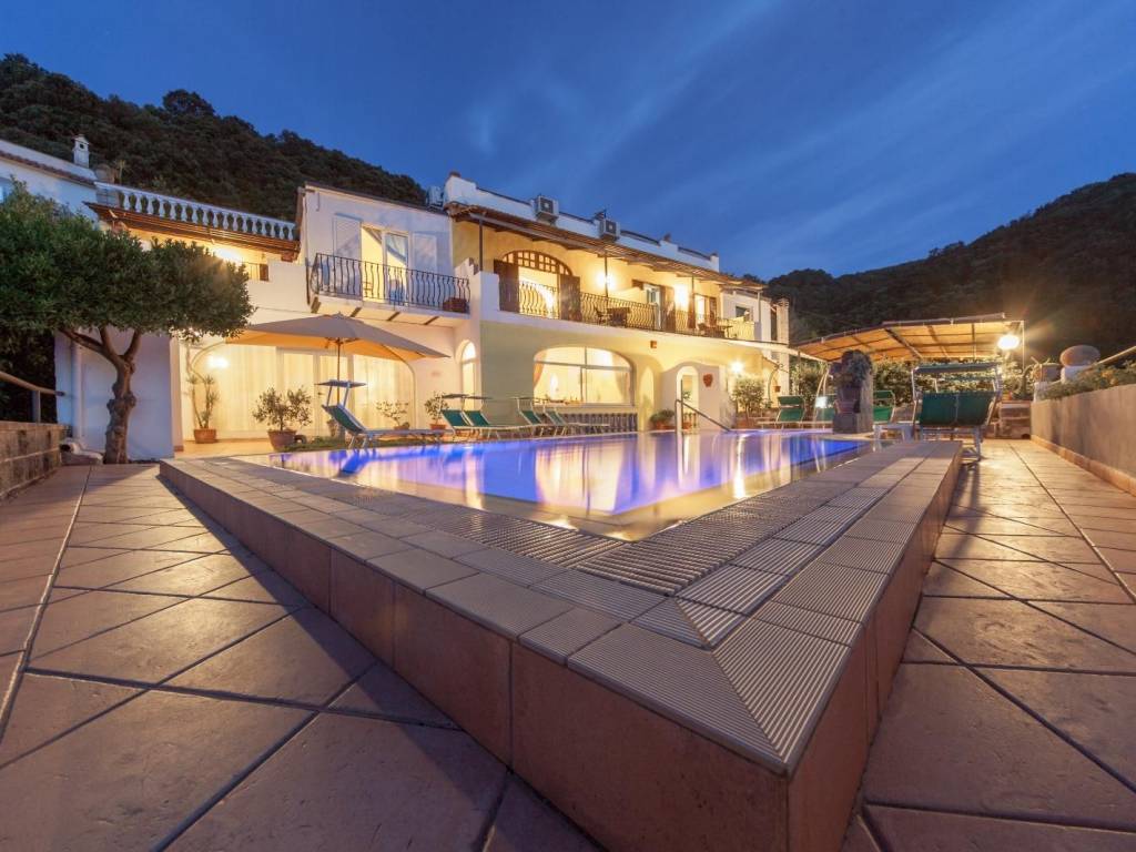 intera palazzina in vendita ad Ischia