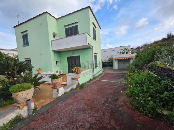 casa indipendente in vendita ad Ischia
