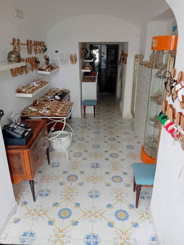 negozio in vendita ad Ischia