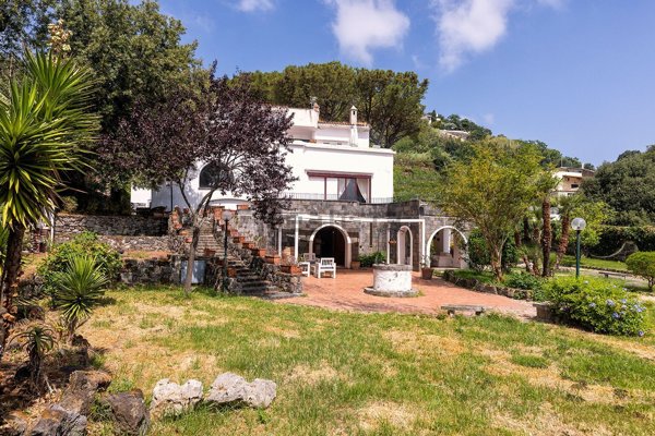 casa indipendente in vendita ad Ischia