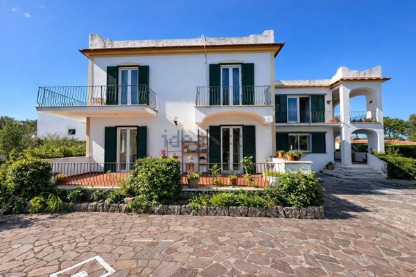 casa indipendente in vendita ad Ischia