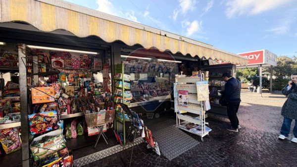 negozio in vendita ad Ischia