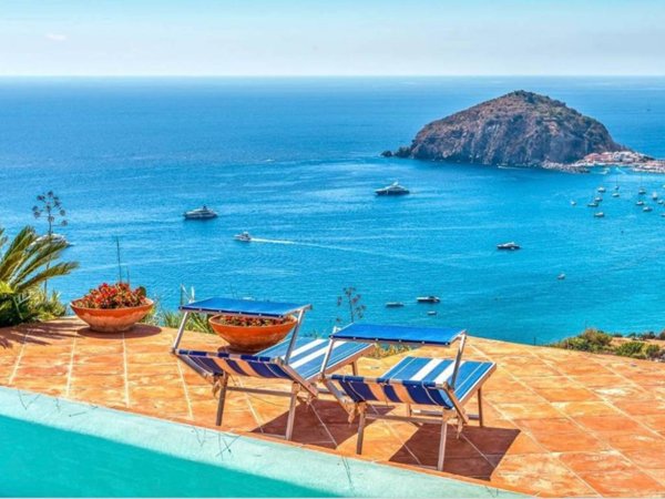 casa indipendente in vendita ad Ischia