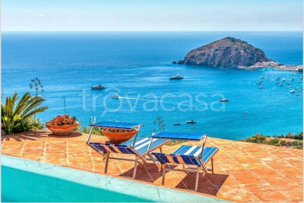 casa indipendente in vendita ad Ischia