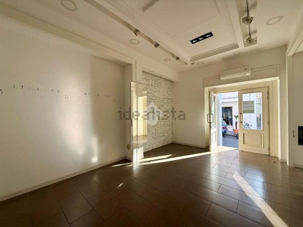 locale commerciale in vendita ad Ischia