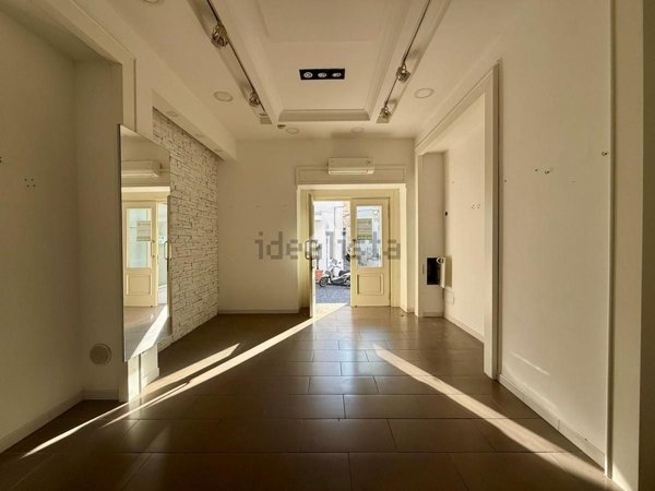 locale commerciale in vendita ad Ischia
