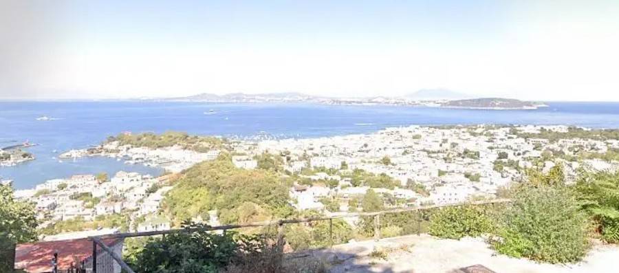 casa indipendente in vendita ad Ischia