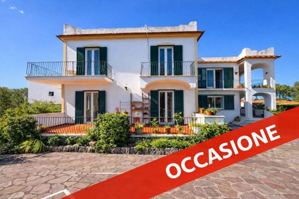 casa indipendente in vendita ad Ischia