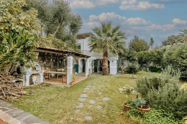 casa indipendente in vendita ad Ischia