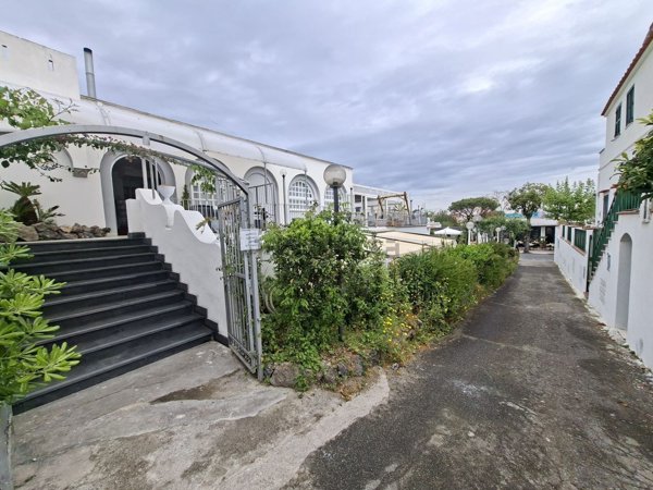 negozio in vendita ad Ischia