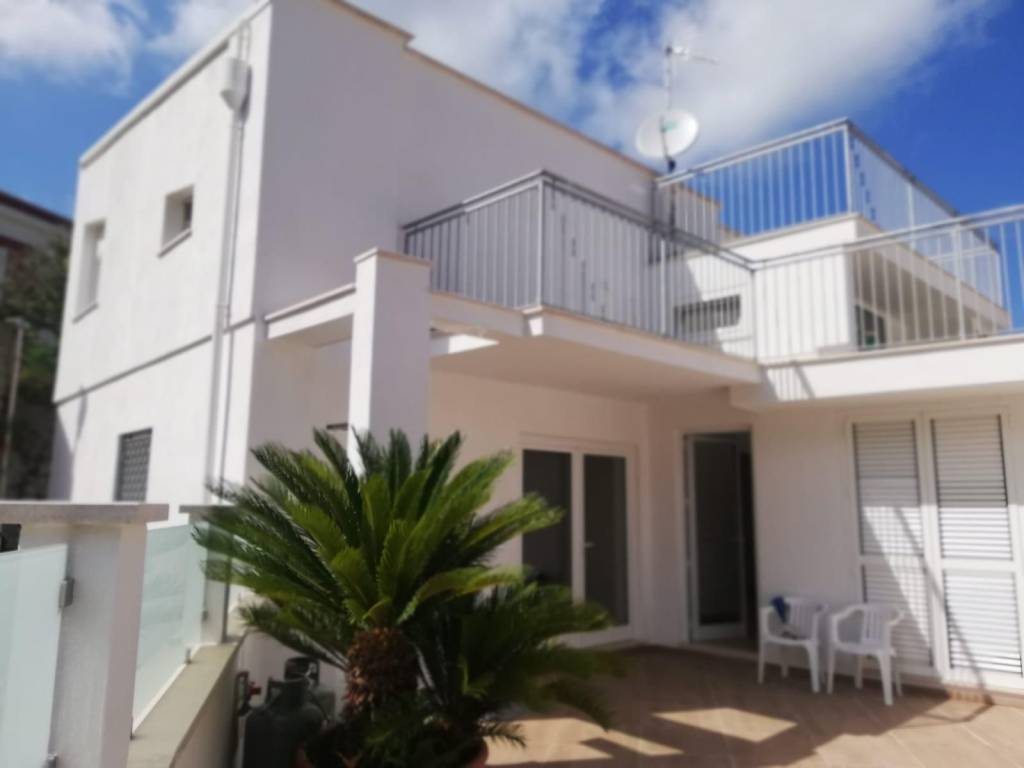 casa indipendente in vendita ad Ischia