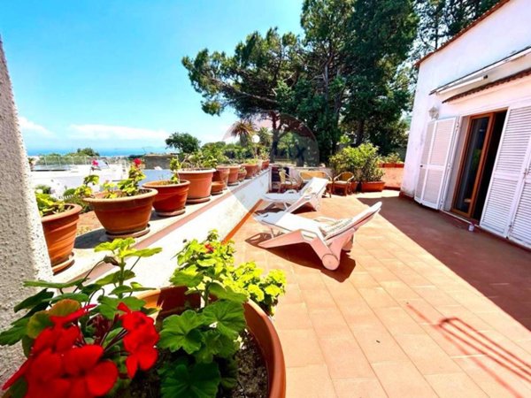 casa indipendente in vendita a Lacco Ameno