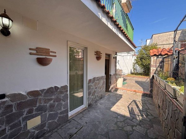 casa indipendente in vendita a Lettere