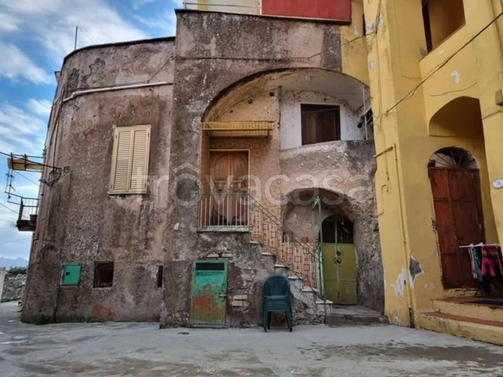 appartamento in vendita a Lettere