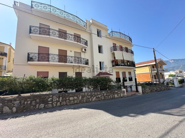 appartamento in vendita a Lettere