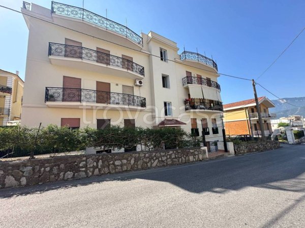 appartamento in vendita a Lettere