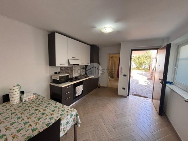 casa indipendente in vendita a Lettere
