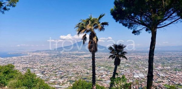 casa indipendente in vendita a Lettere