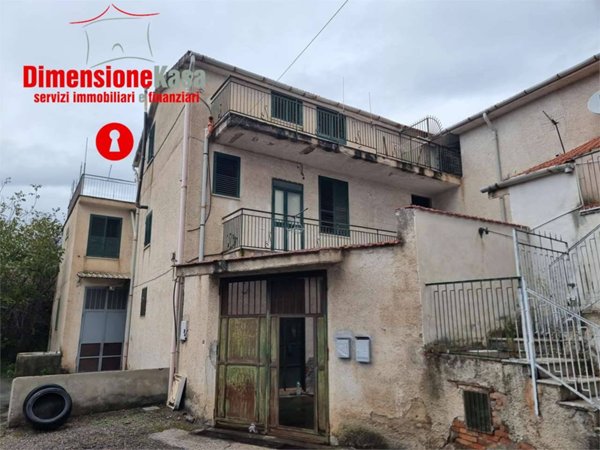 casa indipendente in vendita a Liveri