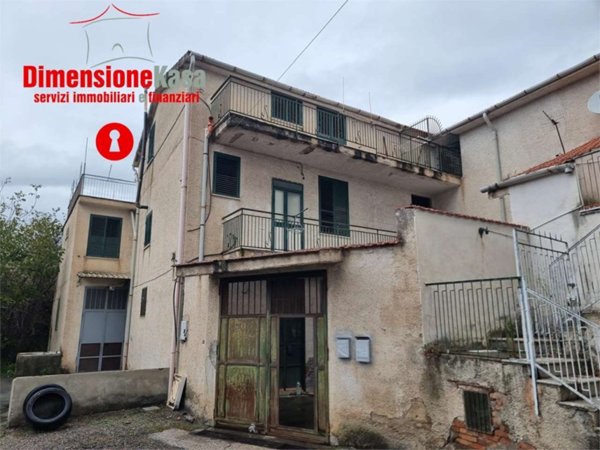 casa indipendente in vendita a Liveri