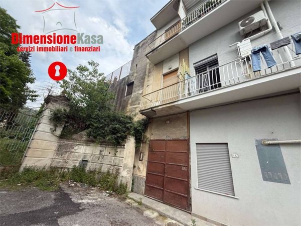 intera palazzina in vendita a Liveri