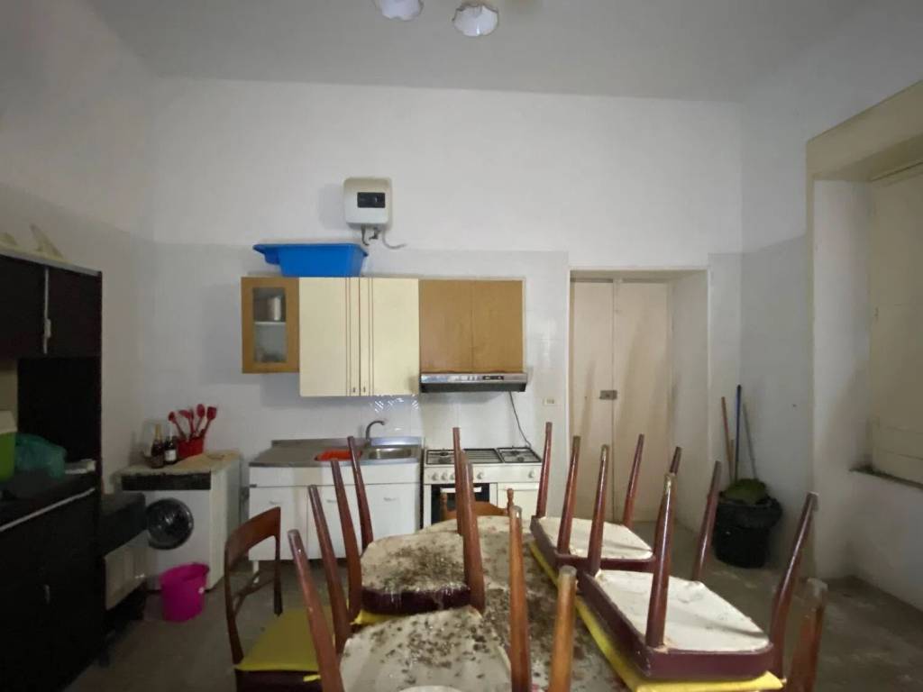 intera palazzina in vendita a Liveri