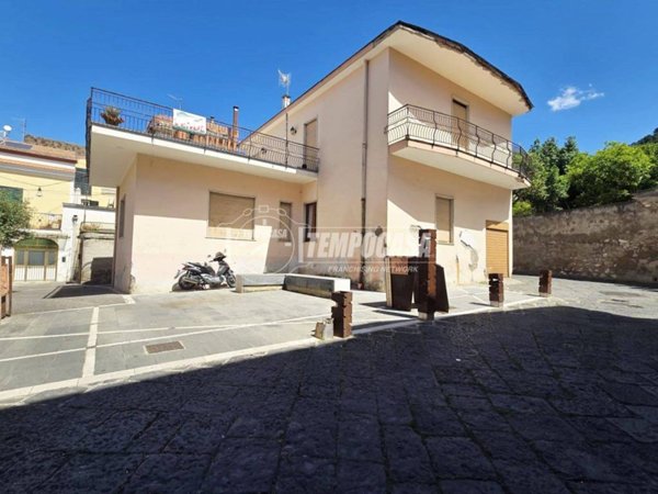 casa indipendente in vendita a Liveri