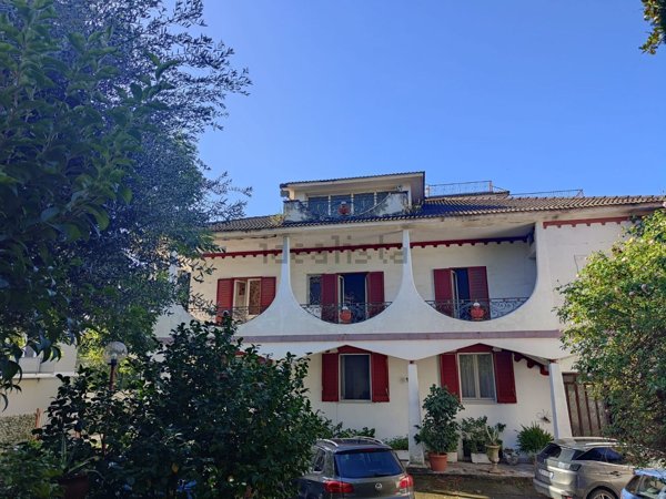 casa indipendente in vendita a Liveri