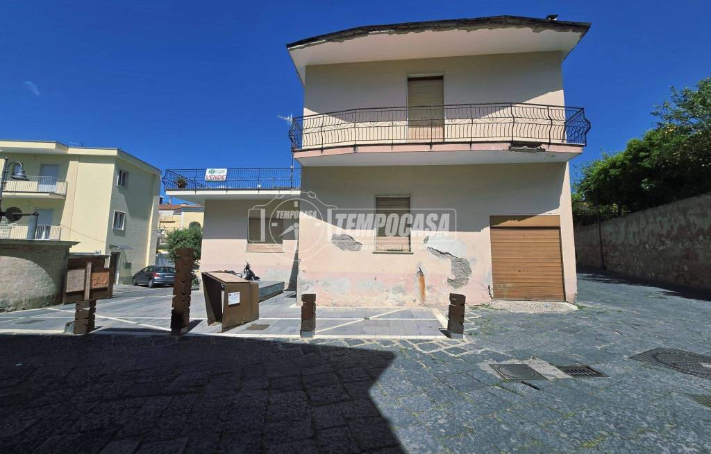 casa indipendente in vendita a Liveri