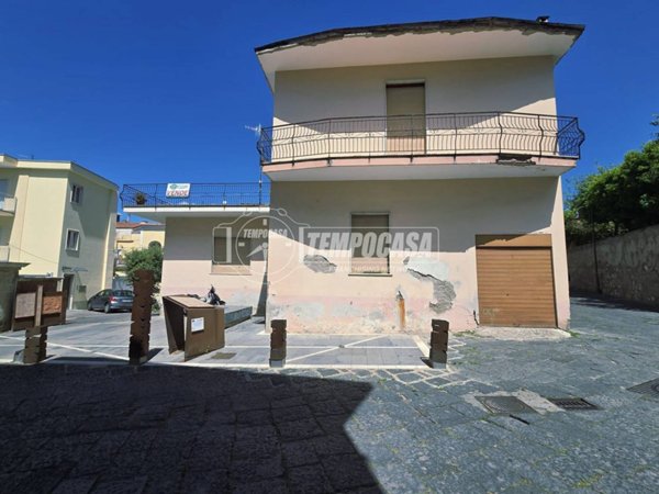 casa indipendente in vendita a Liveri