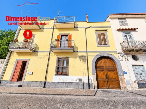 casa indipendente in vendita a Liveri