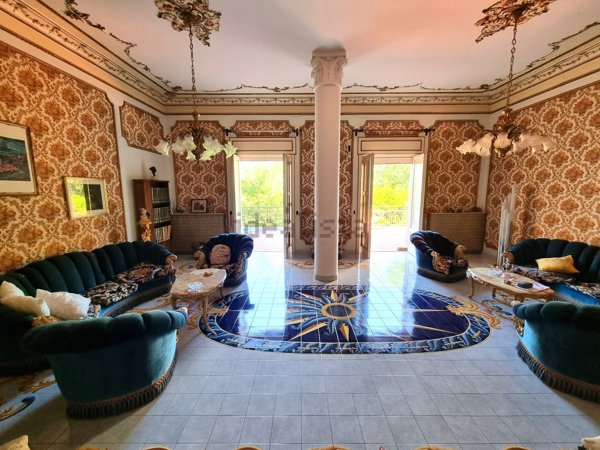 casa indipendente in vendita a Liveri