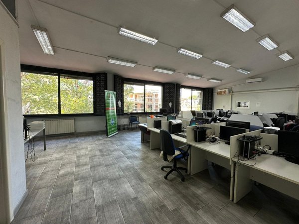 locale commerciale in vendita a Marano di Napoli