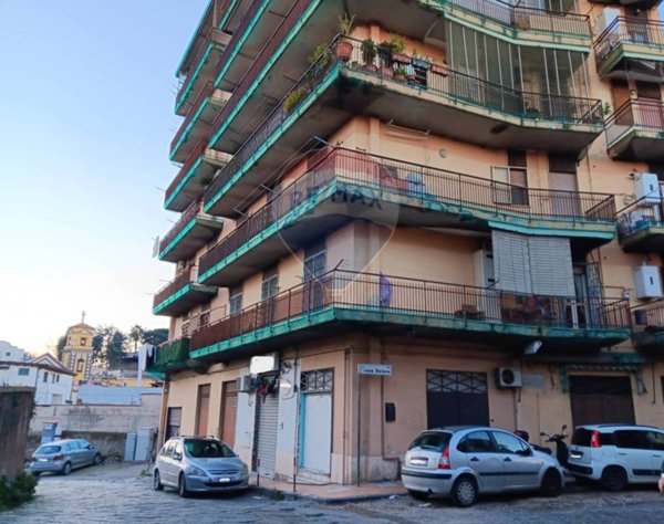 locale commerciale in vendita a Marano di Napoli