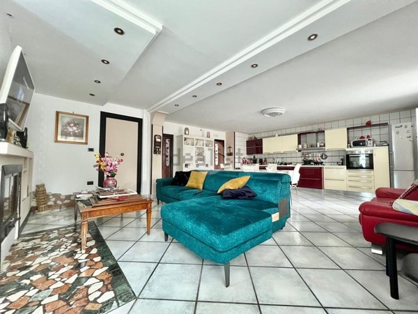casa indipendente in vendita a Marano di Napoli in zona Centro Città