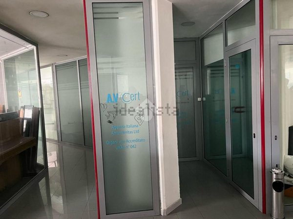 locale commerciale in vendita a Marano di Napoli