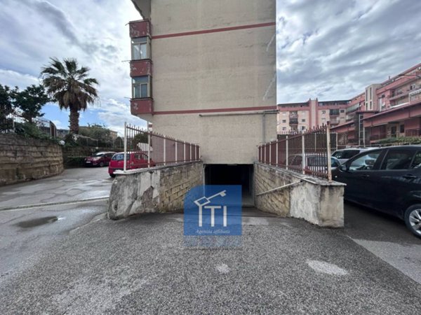 locale di sgombero in vendita a Marano di Napoli in zona Centro Città