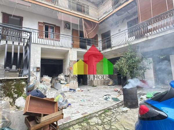 intera palazzina in vendita a Marano di Napoli in zona Centro Città
