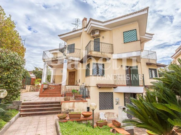 casa indipendente in vendita a Marano di Napoli