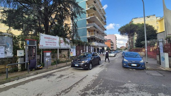 negozio in vendita a Marano di Napoli in zona Centro Città