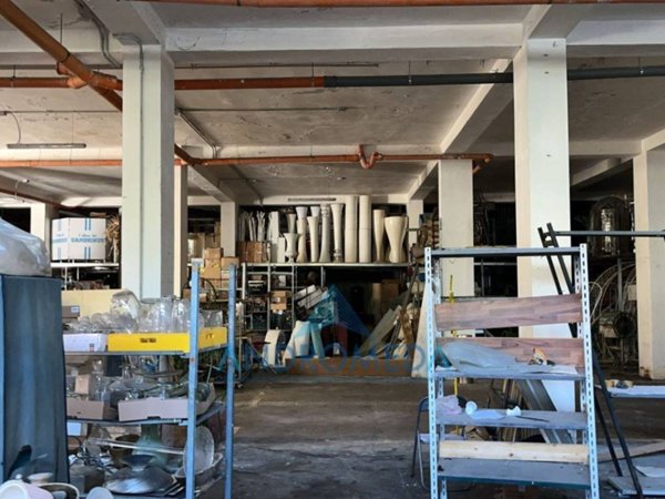 locale commerciale in vendita a Marano di Napoli