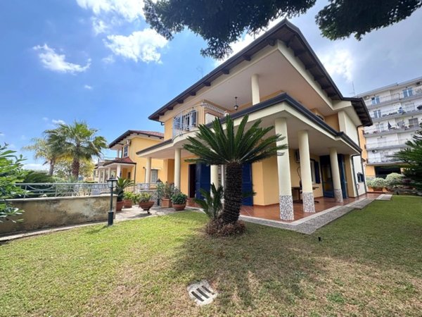 casa indipendente in vendita a Marano di Napoli